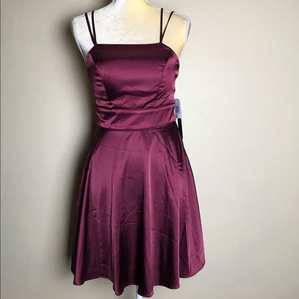 My Michelle burgundy‎ dress size 5 zip on the back